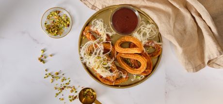 AVIKO Churros с черен шоколад, нишки халва и шамфъстък