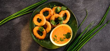 AVIKO Onion Rings с хариса майо
