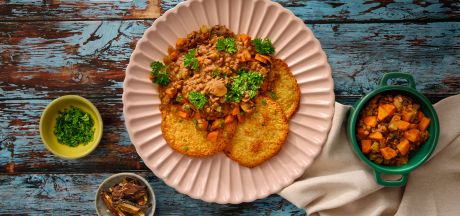 AVIKO Potato pancakes с гюлаш от леща