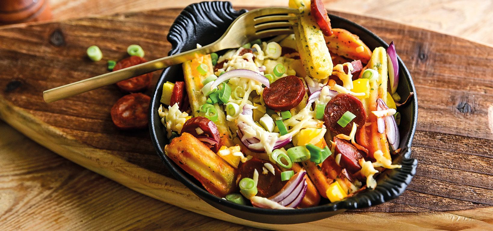 Aviko Wavy Blends Garlic & Herbs в цветен огретен с чоризо 